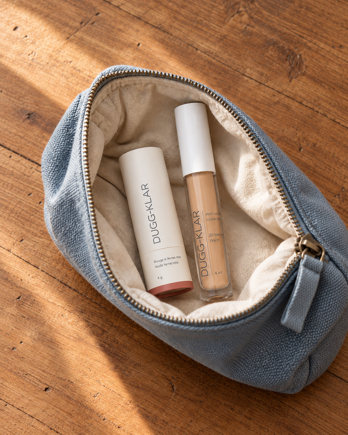 Rouge à lèvres Nude terracotta 4 g et anti-cernes correcteur 4 ml avec un sac.